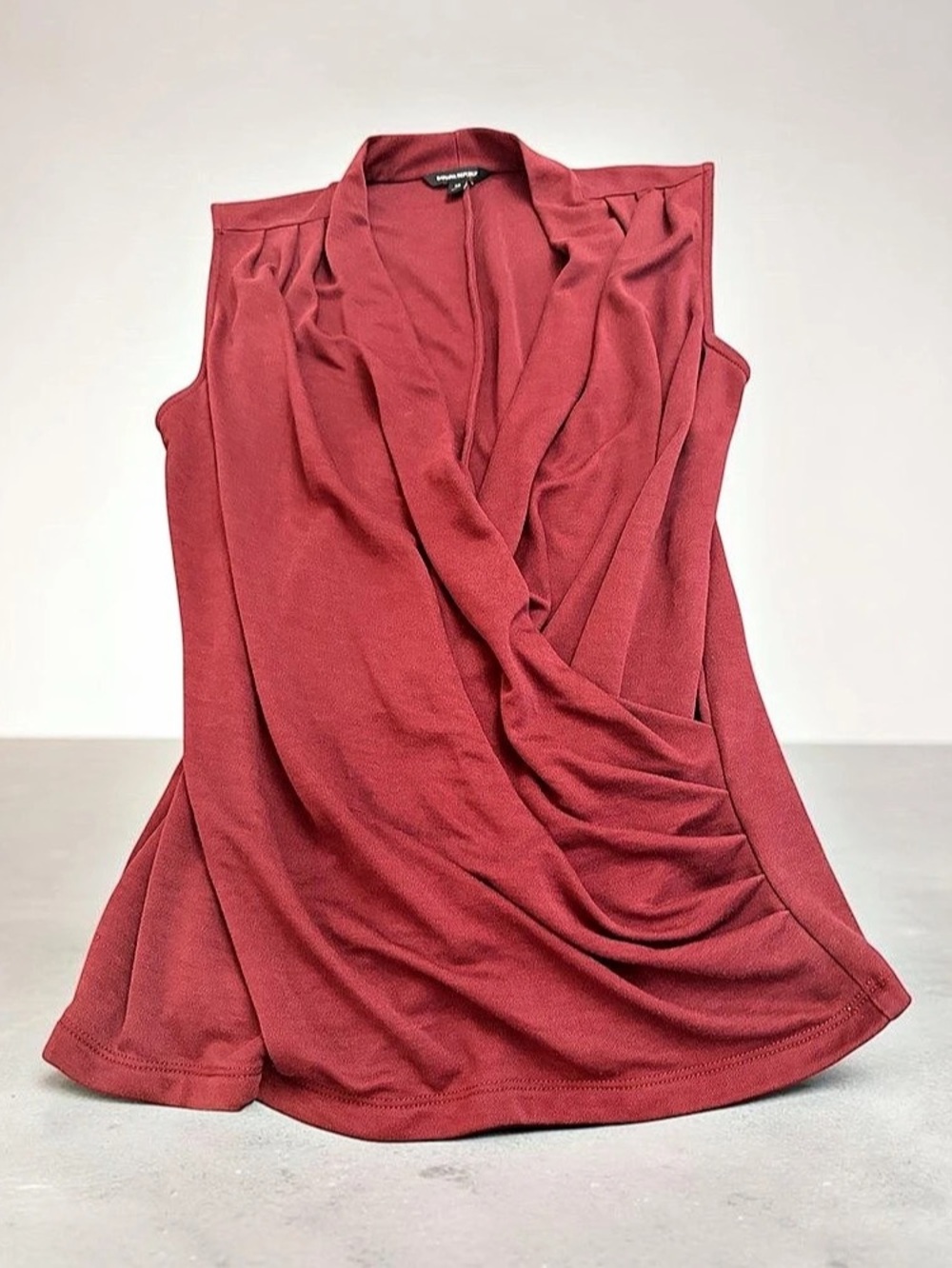 Banana Republic Draped Sleeveless Blouse in Red Size Medium